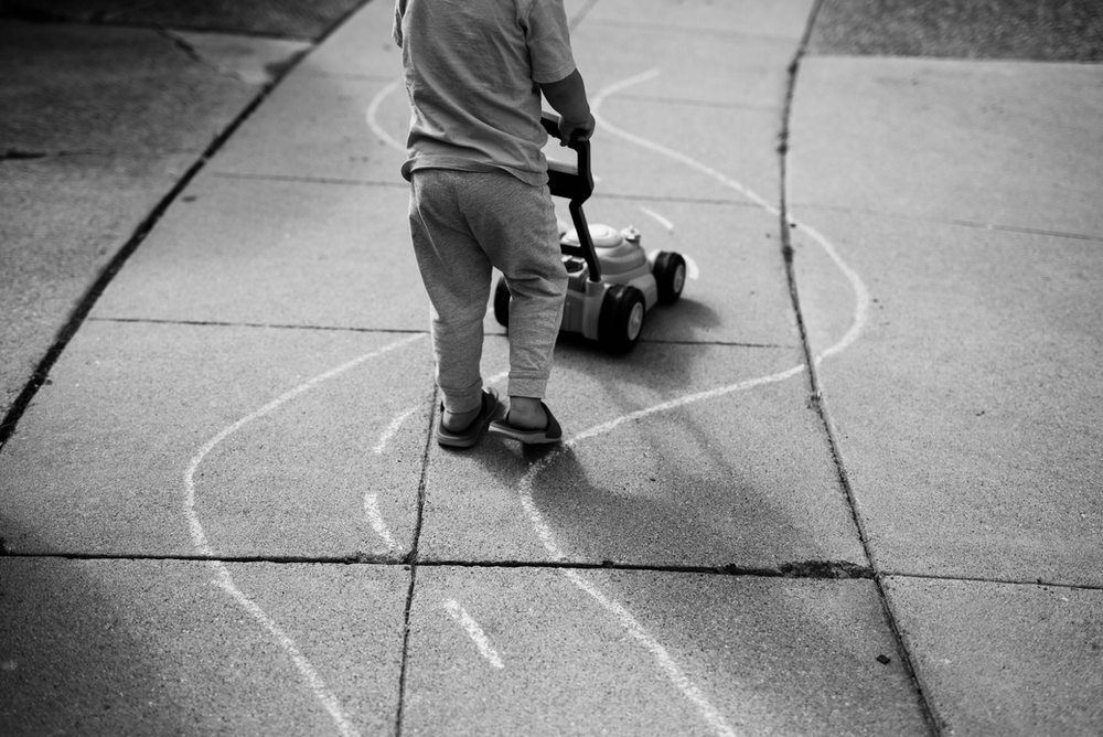 stay the path chalk art, chalk art road, black and white